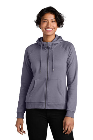 Sweatshirts/Fleece